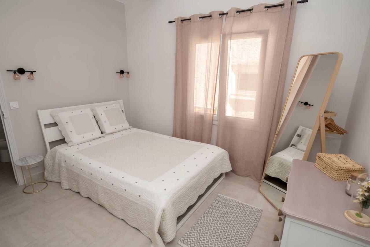 Charmante petite maison a l'éntrée de Saint Tropez Esterno foto