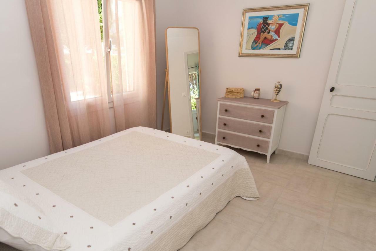 Charmante petite maison a l'éntrée de Saint Tropez Esterno foto